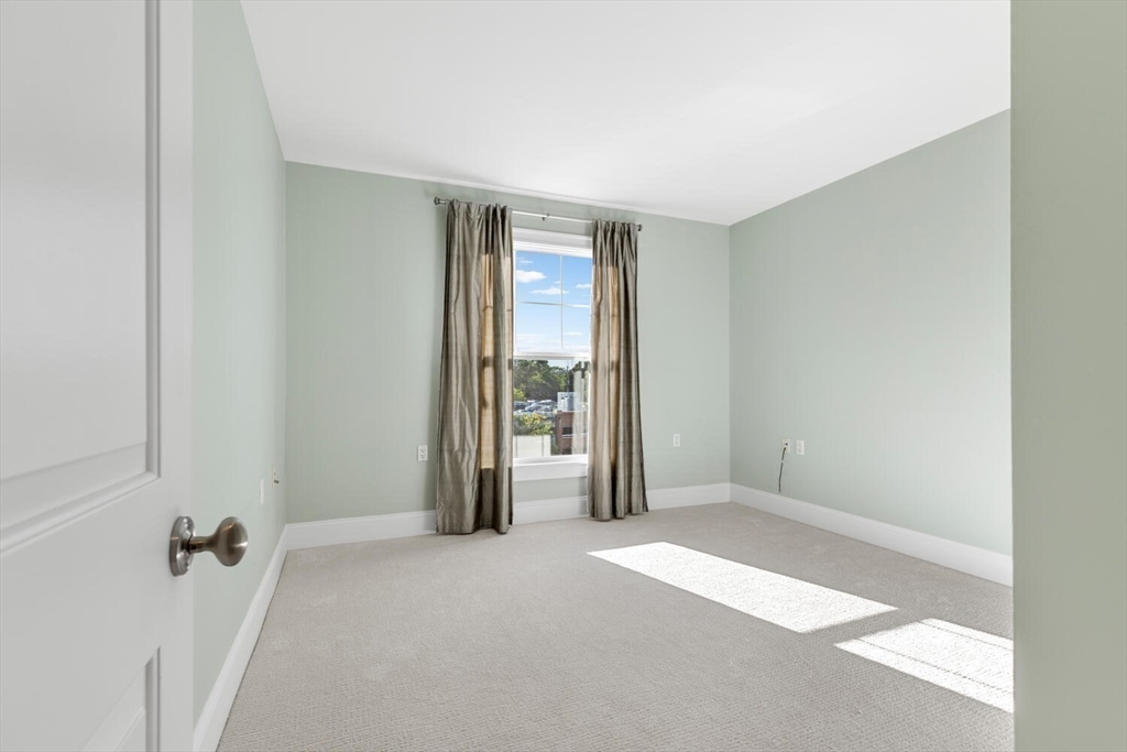 225 Derby Street, Unit 504 Salem, MA 01970 - Photo 26 of 34