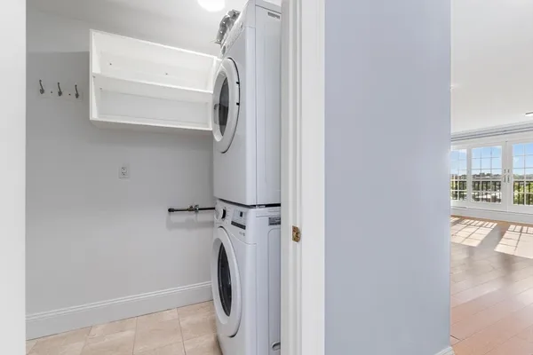 $3,800 | 225 Derby Street, Unit 504, Salem, MA 01970