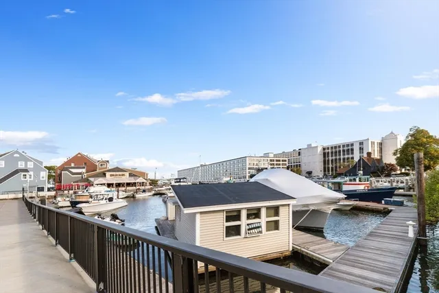 $3,800 | 225 Derby Street, Unit 504, Salem, MA 01970