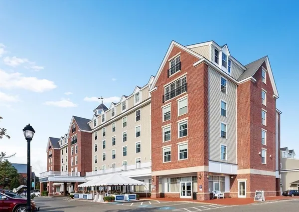 $3,800 | 225 Derby Street, Unit 504, Salem, MA 01970