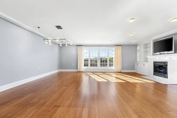 $3,800 | 225 Derby Street, Unit 504, Salem, MA 01970