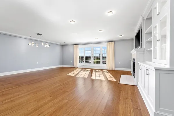 $3,800 | 225 Derby Street, Unit 504, Salem, MA 01970