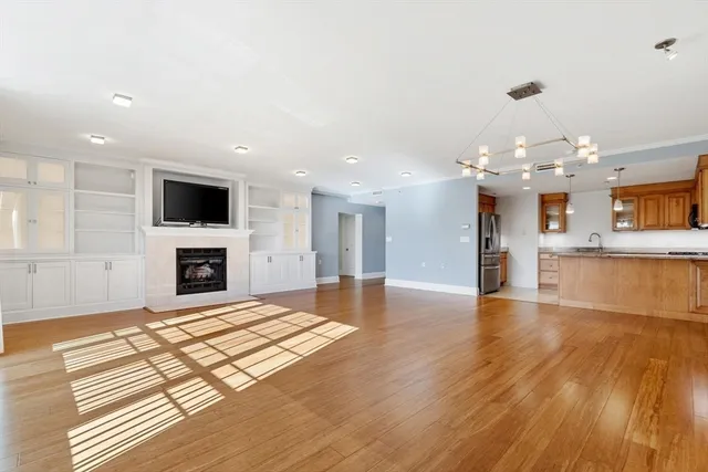 $3,800 | 225 Derby Street, Unit 504, Salem, MA 01970