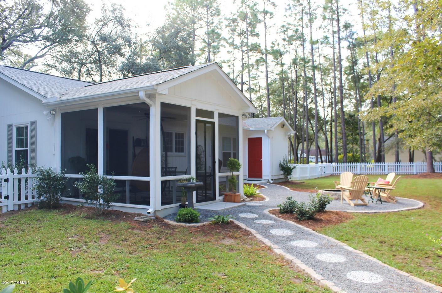 753 Sams Point Road Beaufort, SC 29907 - Photo 25 of 29 House Screen Porch back