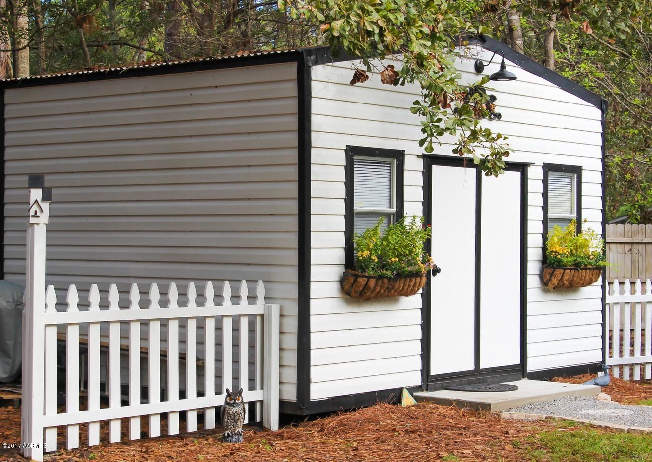 753 Sams Point Road Beaufort, SC 29907 - Photo 26 of 29 Outbuilding