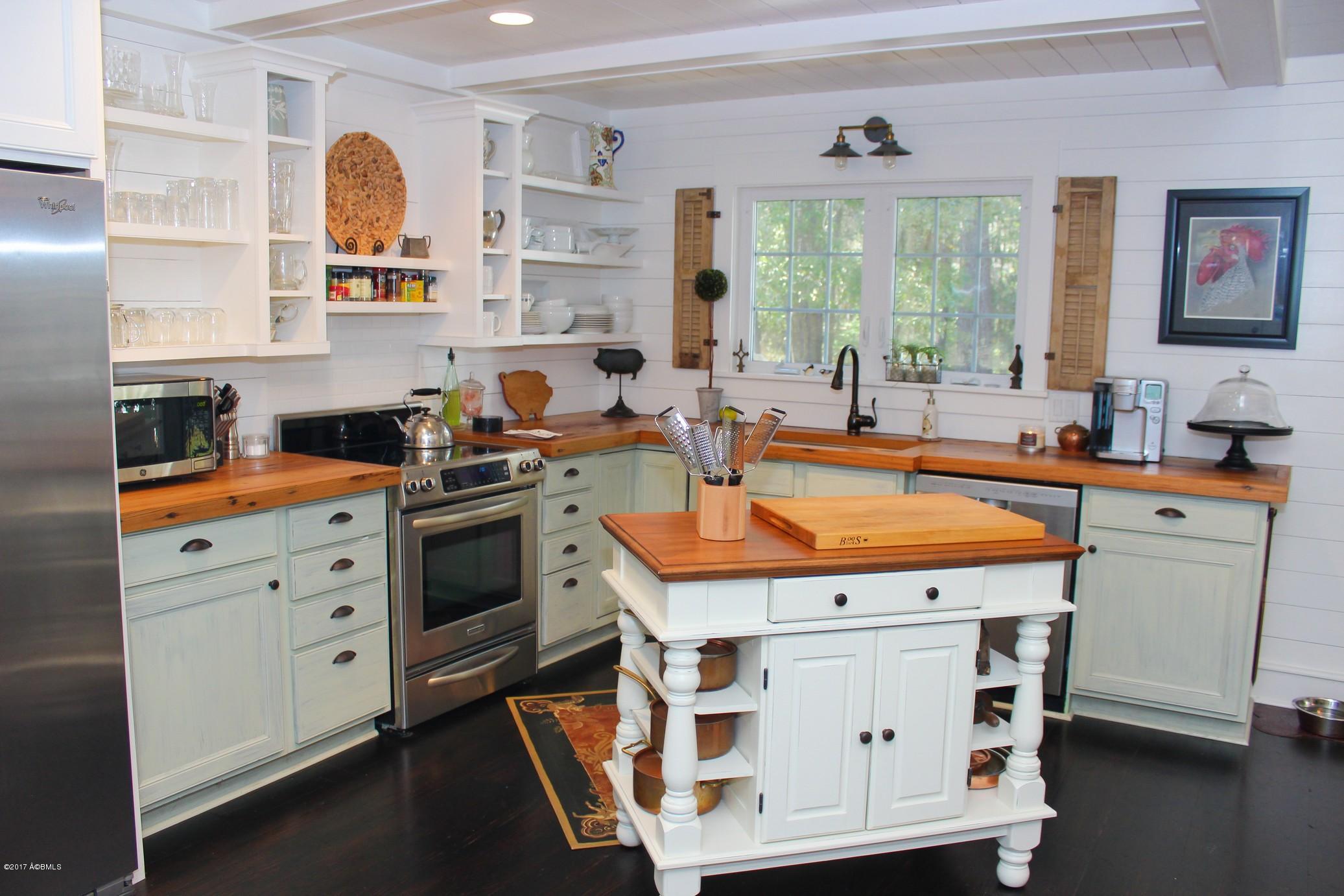 753 Sams Point Road Beaufort, SC 29907 - Photo 4 of 29 kitchen