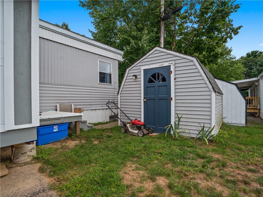 6 Lane East Coventry, RI 02816 - Photo 4 of 16 Gallery Image 4
