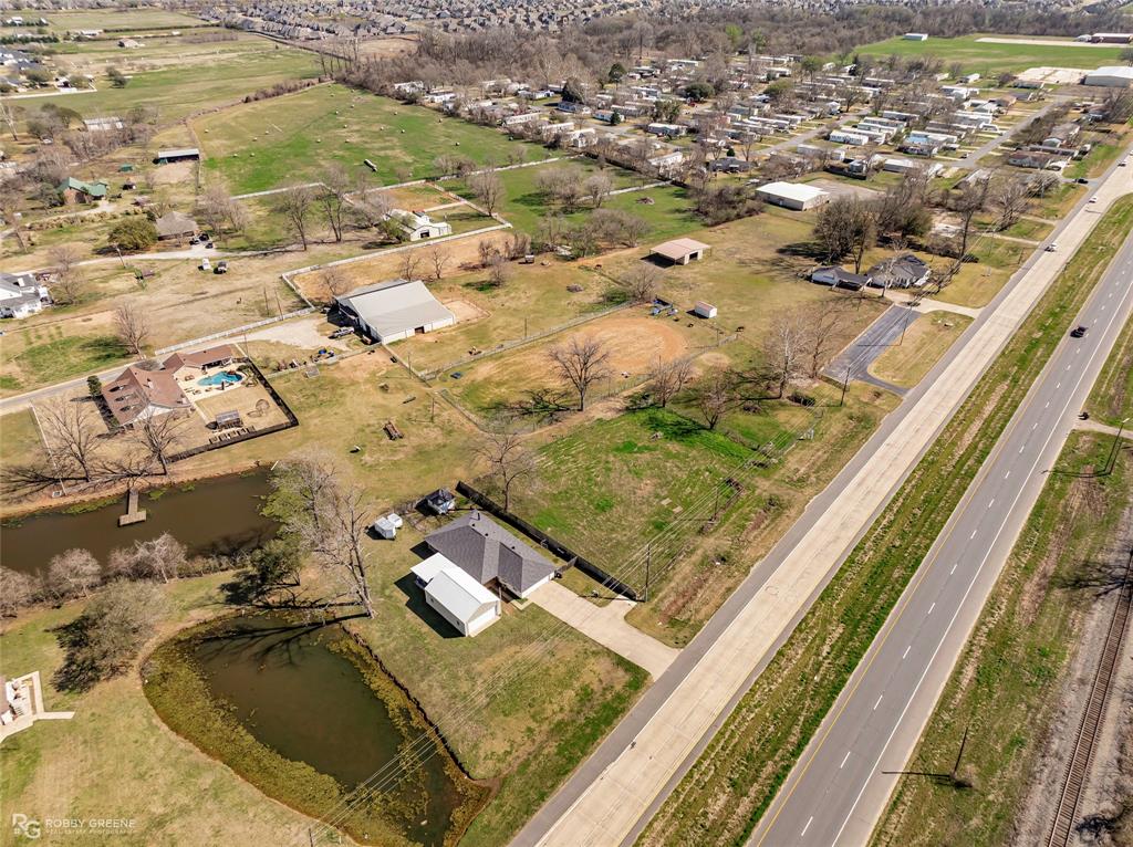 5424 Benton Road Bossier City, LA 71111 - Photo 2 of 4 a view of sky from a balcony