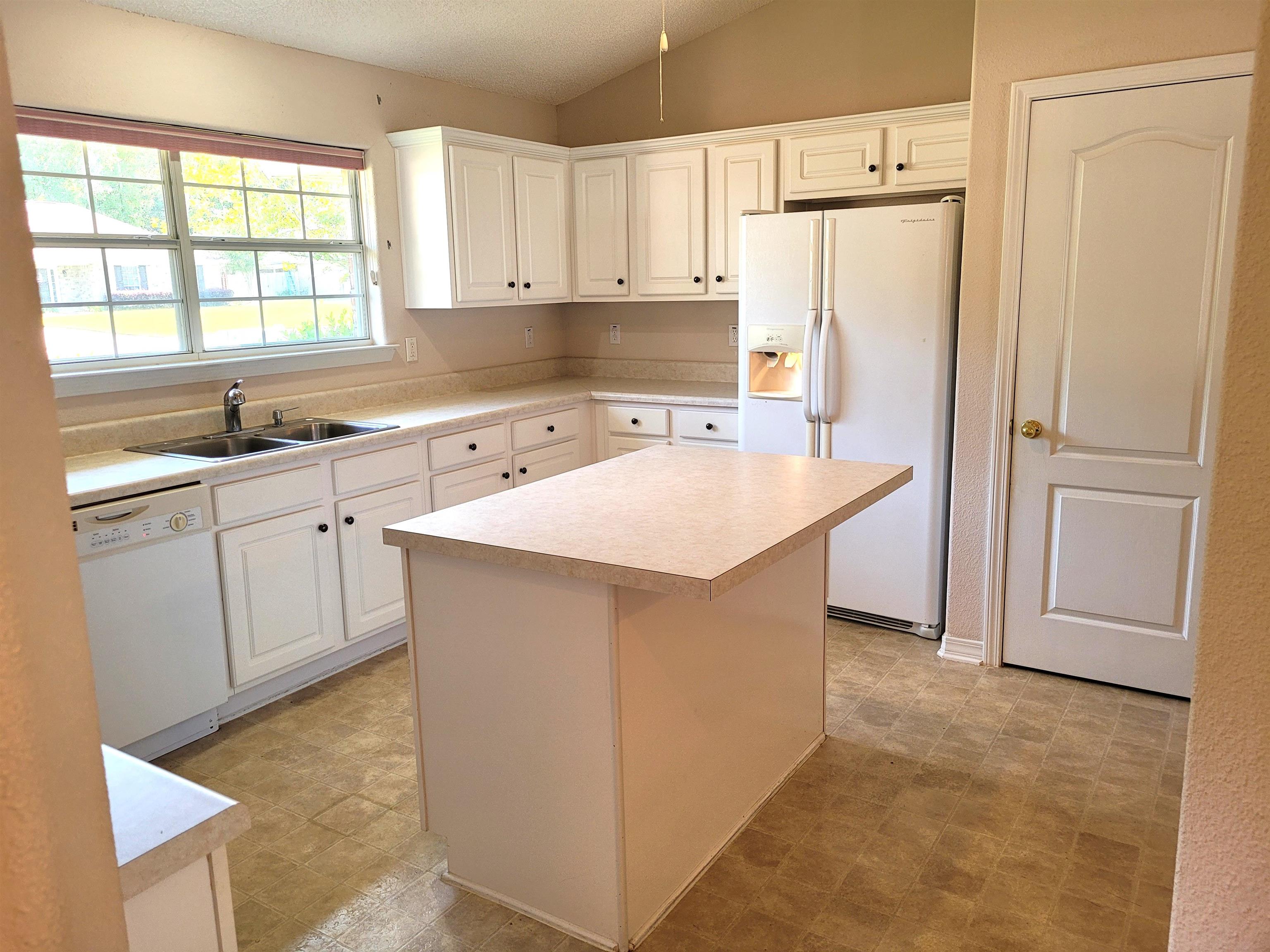 19561 Cheaha Drive Foley, AL 36535 - Photo 2 of 16