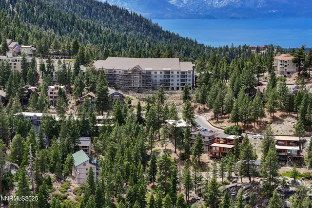 a view of entryway with a front door