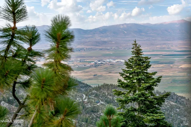 $425,000 | 305 Galaxy Lane, Unit 6, Stateline, NV 89449