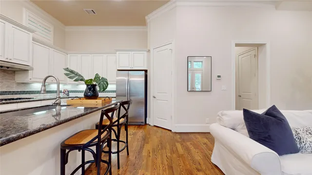 $3,800 | 10920 Wrenwood Manor, Houston, TX 77043