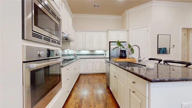 $4,200 | 10920 Wrenwood Manor, Houston, TX 77043