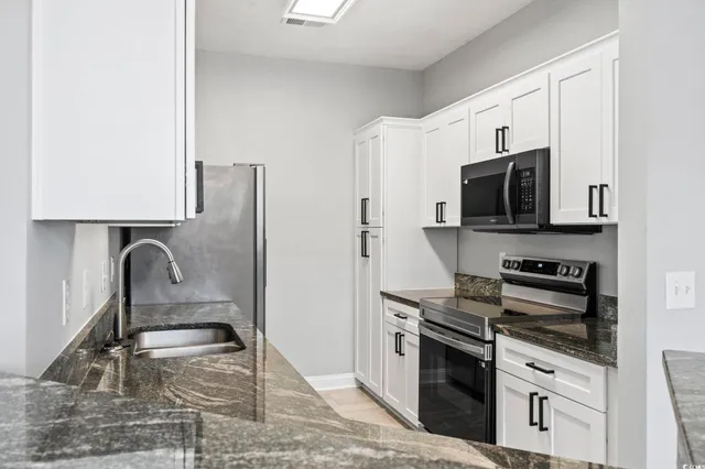 $195,000 | 100 Fountain Pointe Lane, Unit 301, Myrtle Beach, SC 29579