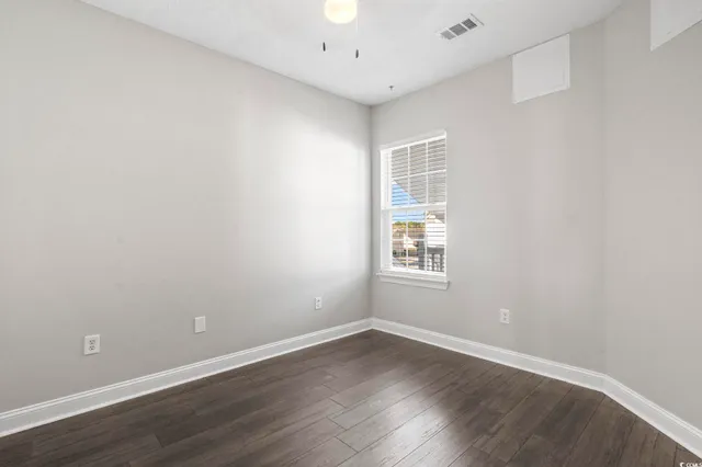 $195,000 | 100 Fountain Pointe Lane, Unit 301, Myrtle Beach, SC 29579