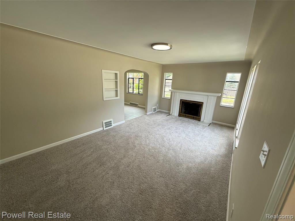 70 Mohawk Road Pontiac, MI 48341 - Photo 4 of 24