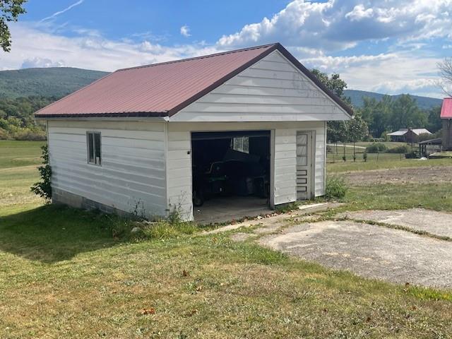 2140 Springhill Furnace Road Smithfield, PA 15478 - Photo 8 of 8 a view of a house with a yard