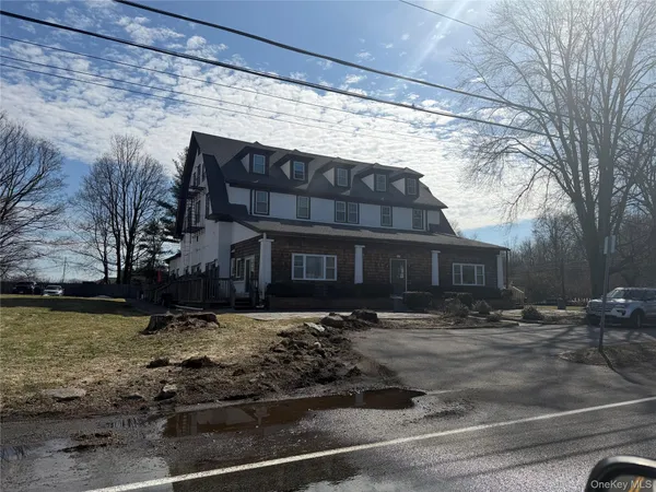 $2,450 | 185 East Lake Boulevard, Unit E, Mahopac, NY 10541