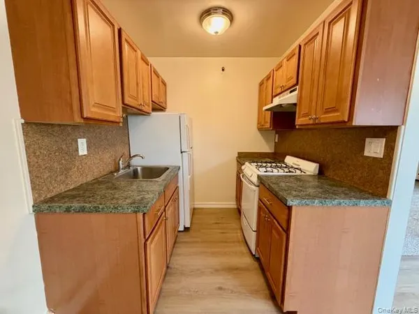 $2,450 | 185 East Lake Boulevard, Unit E, Mahopac, NY 10541