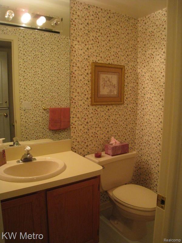 451 Baldwin Avenue, Unit 29 Rochester, MI 48307 - Photo 10 of 25 8