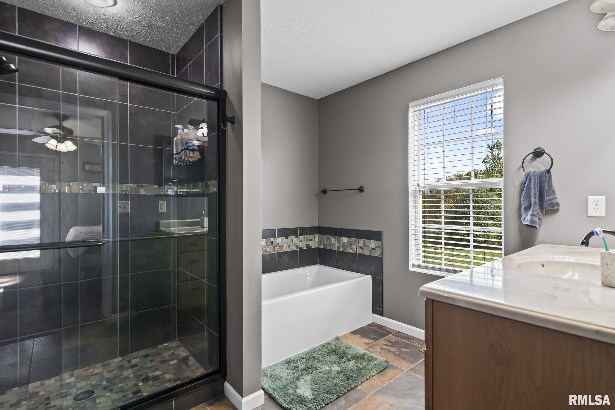 3904 Peach Tree Drive Springfield, IL 62711 - Photo 23 of 40