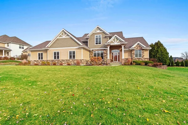 $860,000 | 1336 South Sedona Circle, Oneida, WI 54155