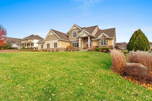 $860,000 | 1336 South Sedona Circle, Oneida, WI 54155