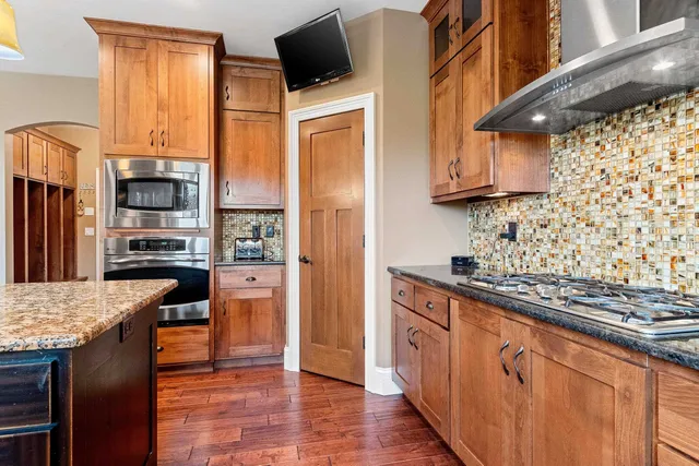 $860,000 | 1336 South Sedona Circle, Oneida, WI 54155