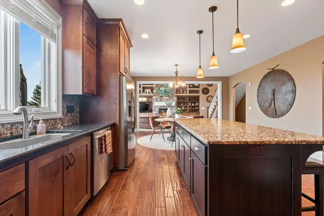 $860,000 | 1336 South Sedona Circle, Oneida, WI 54155