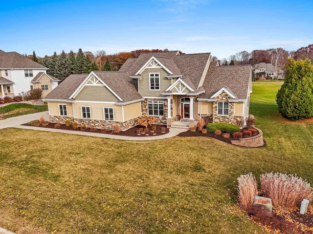 $860,000 | 1336 South Sedona Circle, Oneida, WI 54155