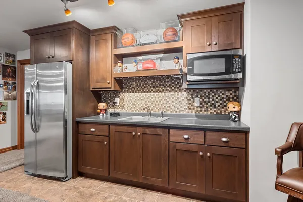 $860,000 | 1336 South Sedona Circle, Oneida, WI 54155