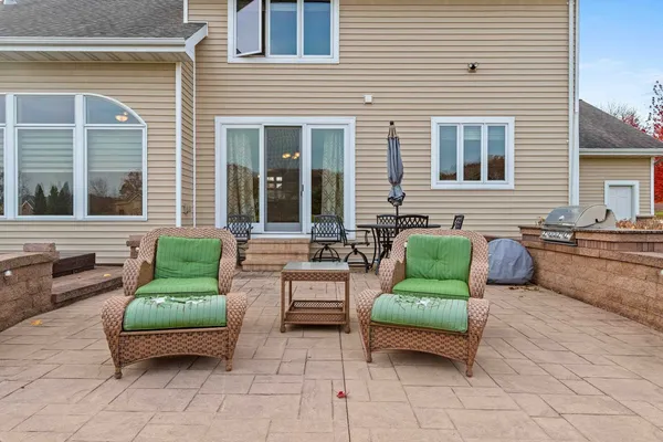 $860,000 | 1336 South Sedona Circle, Oneida, WI 54155