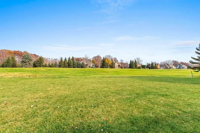 $860,000 | 1336 South Sedona Circle, Oneida, WI 54155