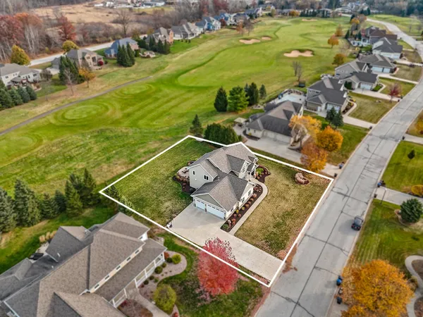 $860,000 | 1336 South Sedona Circle, Oneida, WI 54155