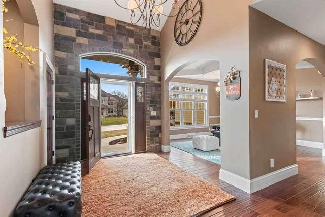 $860,000 | 1336 South Sedona Circle, Oneida, WI 54155