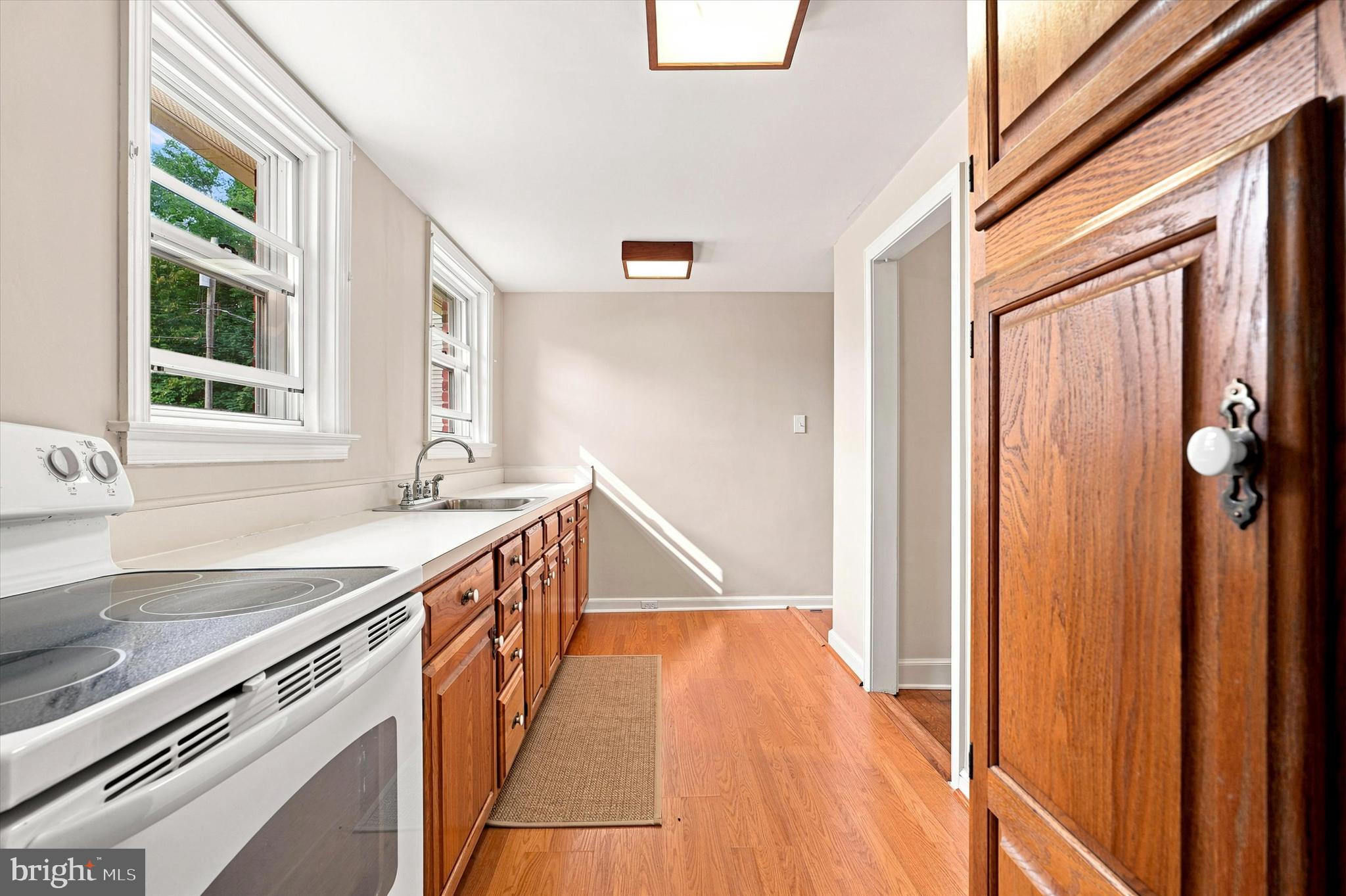727 Cottage Road Glenside, PA 19038 - Photo 6 of 21 Gallery Image 6