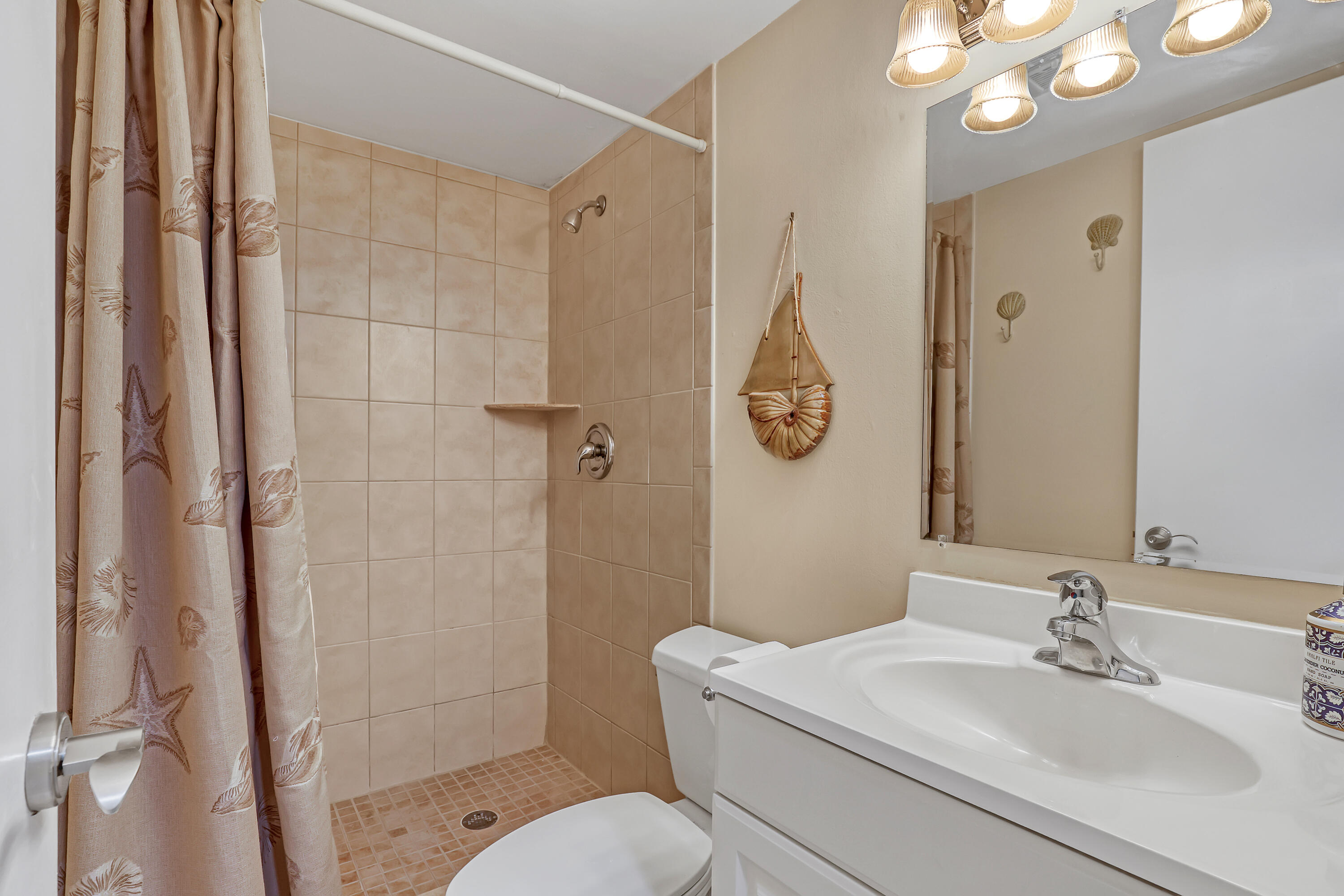 1100 Surf Road, Unit 215 Singer Island, FL 33404 - Photo 15 of 30 Guest Bathroom