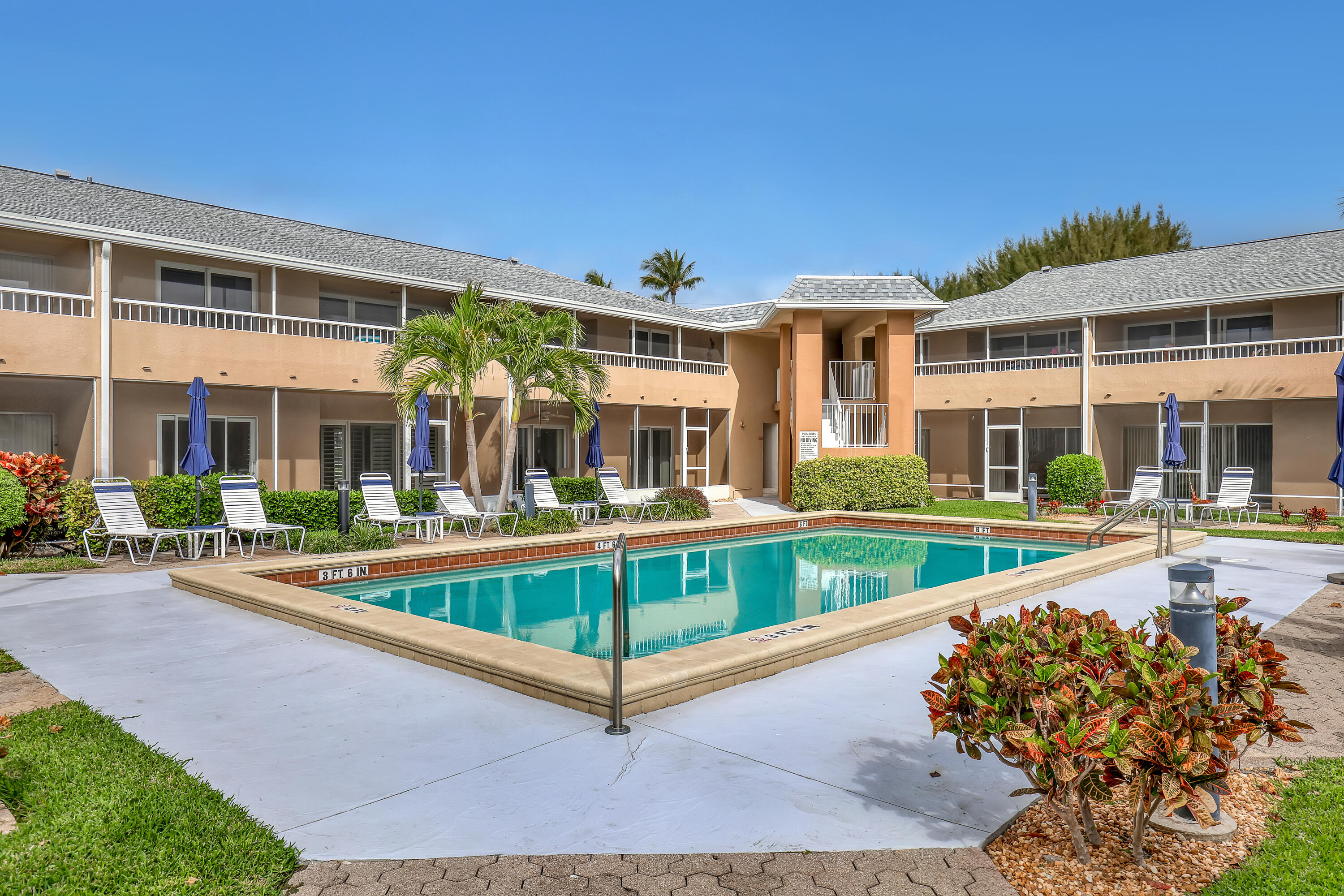 1100 Surf Road, Unit 215 Singer Island, FL 33404 - Photo 25 of 30 Pool