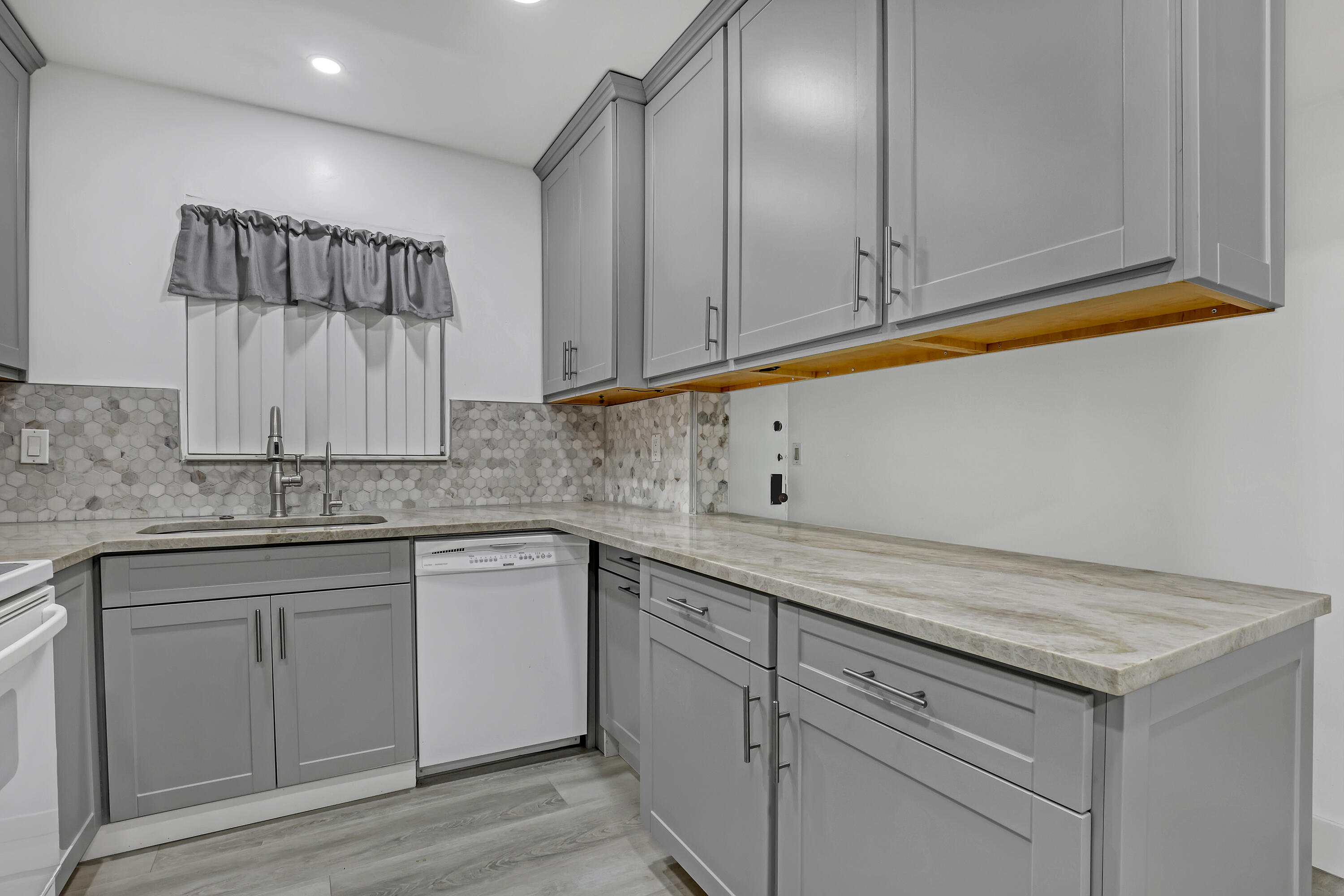 1100 Surf Road, Unit 215 Singer Island, FL 33404 - Photo 7 of 30 Kitchen