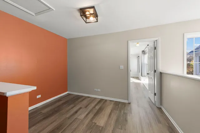 $319,000 | 2911 Dearborn Court, Naperville, IL 60563