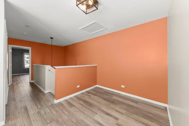 $319,000 | 2911 Dearborn Court, Naperville, IL 60563