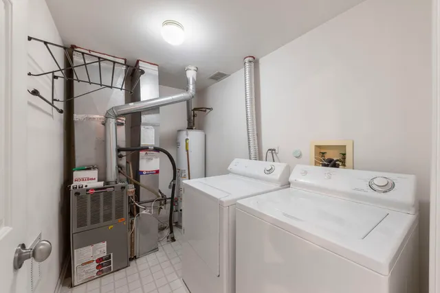 $319,000 | 2911 Dearborn Court, Naperville, IL 60563