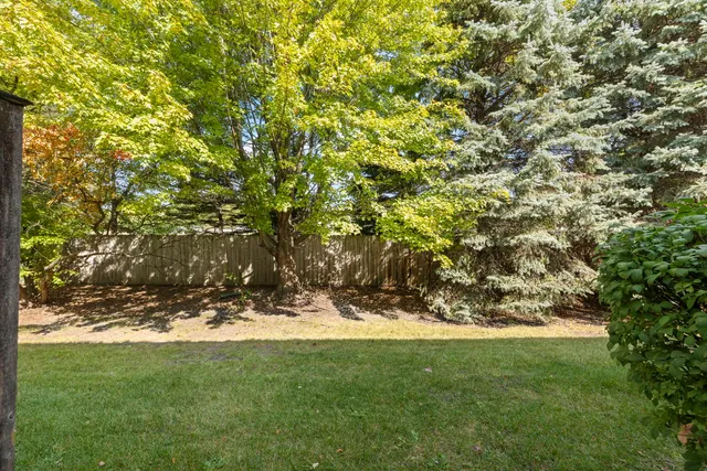 $319,000 | 2911 Dearborn Court, Naperville, IL 60563