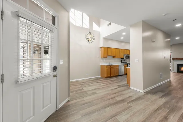 $319,000 | 2911 Dearborn Court, Naperville, IL 60563