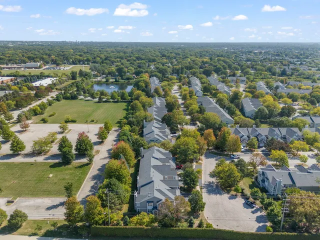 $319,000 | 2911 Dearborn Court, Naperville, IL 60563