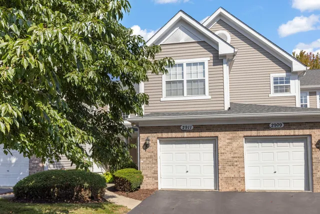 $319,000 | 2911 Dearborn Court, Naperville, IL 60563