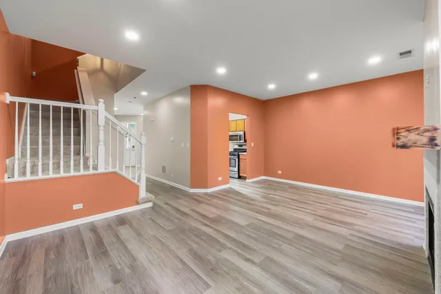 $319,000 | 2911 Dearborn Court, Naperville, IL 60563