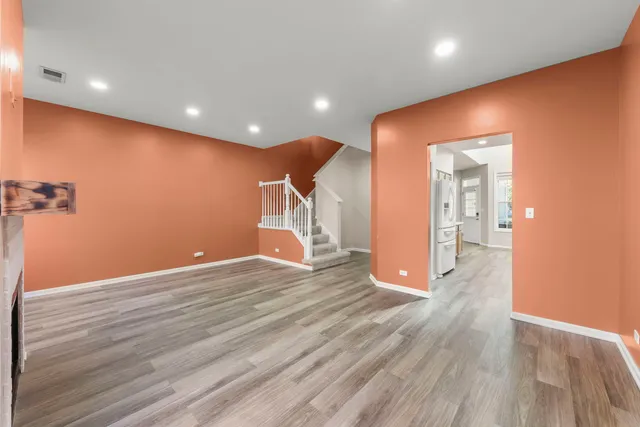 $319,000 | 2911 Dearborn Court, Naperville, IL 60563