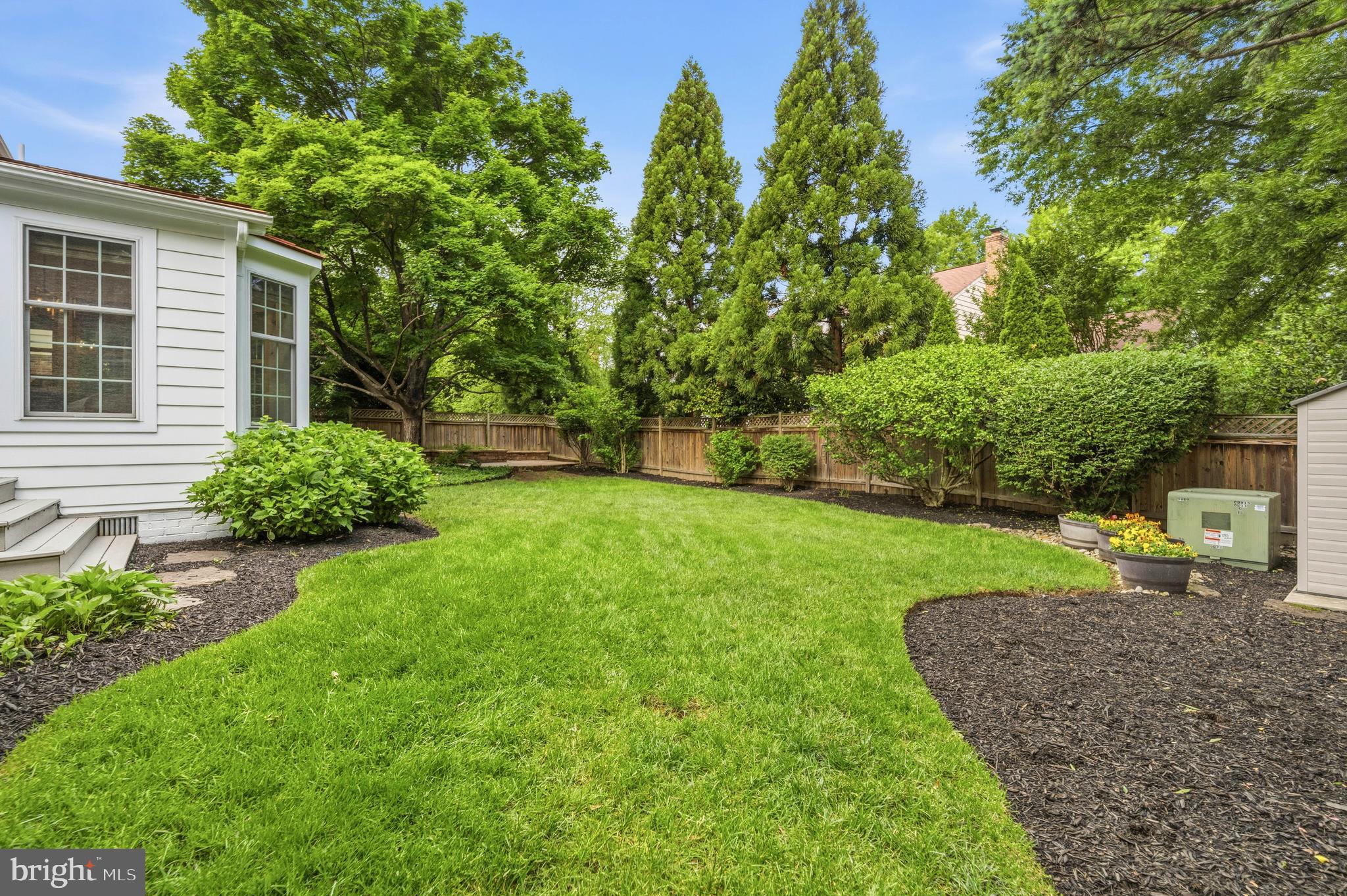 4007 West Braddock Road Alexandria, VA 22304 - Photo 43 of 52 a view of a backyard with a garden