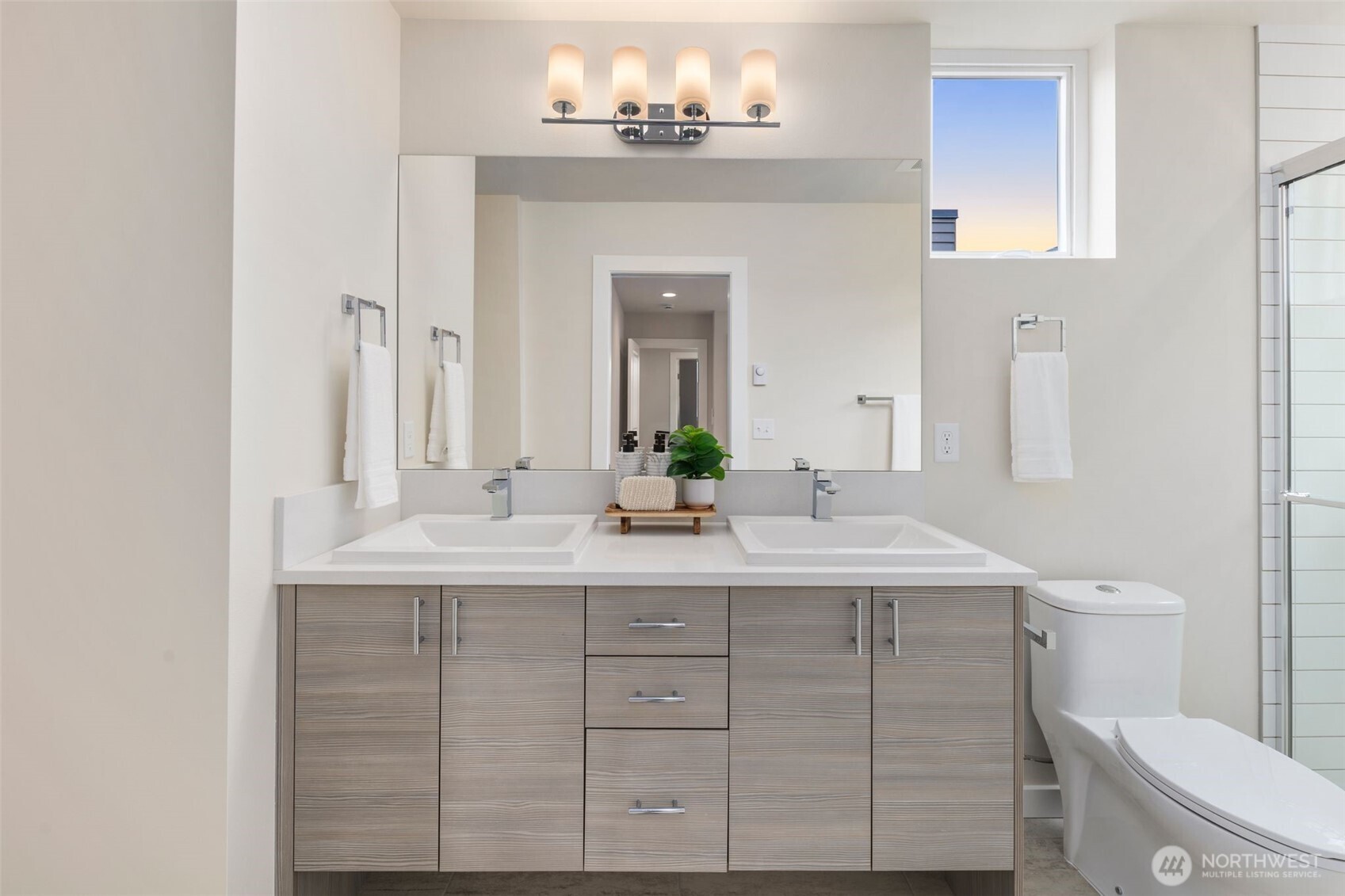 9241 B 16th Avenue Southwest Seattle, WA 98106 - Photo 17 of 24